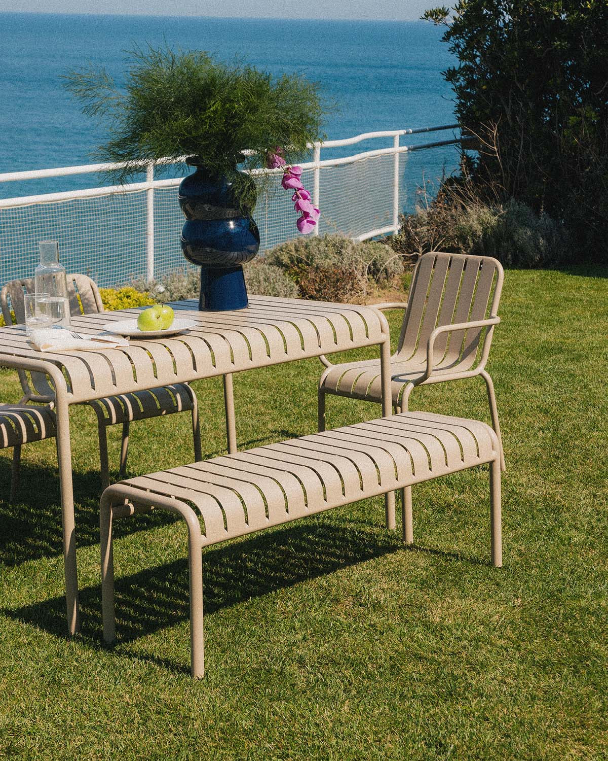 Tavo metal garden bench