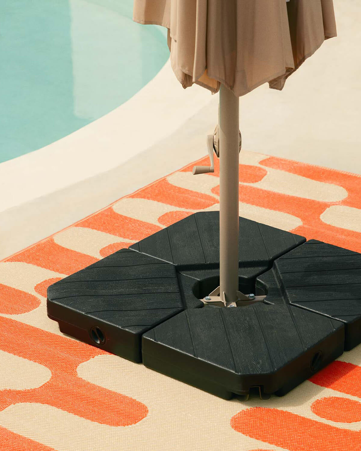 Breia ballastable polyethylene parasol base
