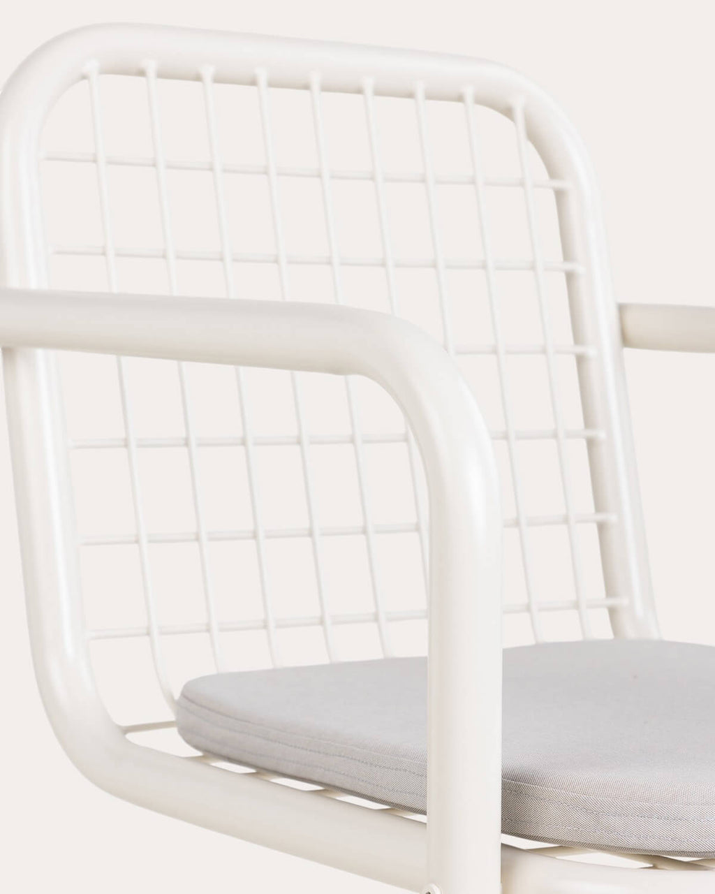 Biaritz outdoor chair with metal armrests