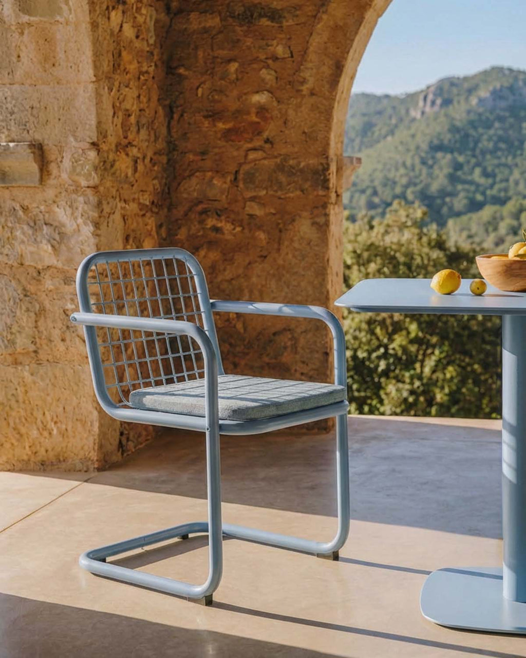 Biaritz outdoor chair with metal armrests