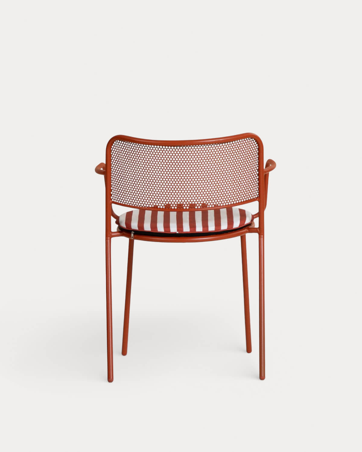 Dorothea outdoor chair with metal armrests