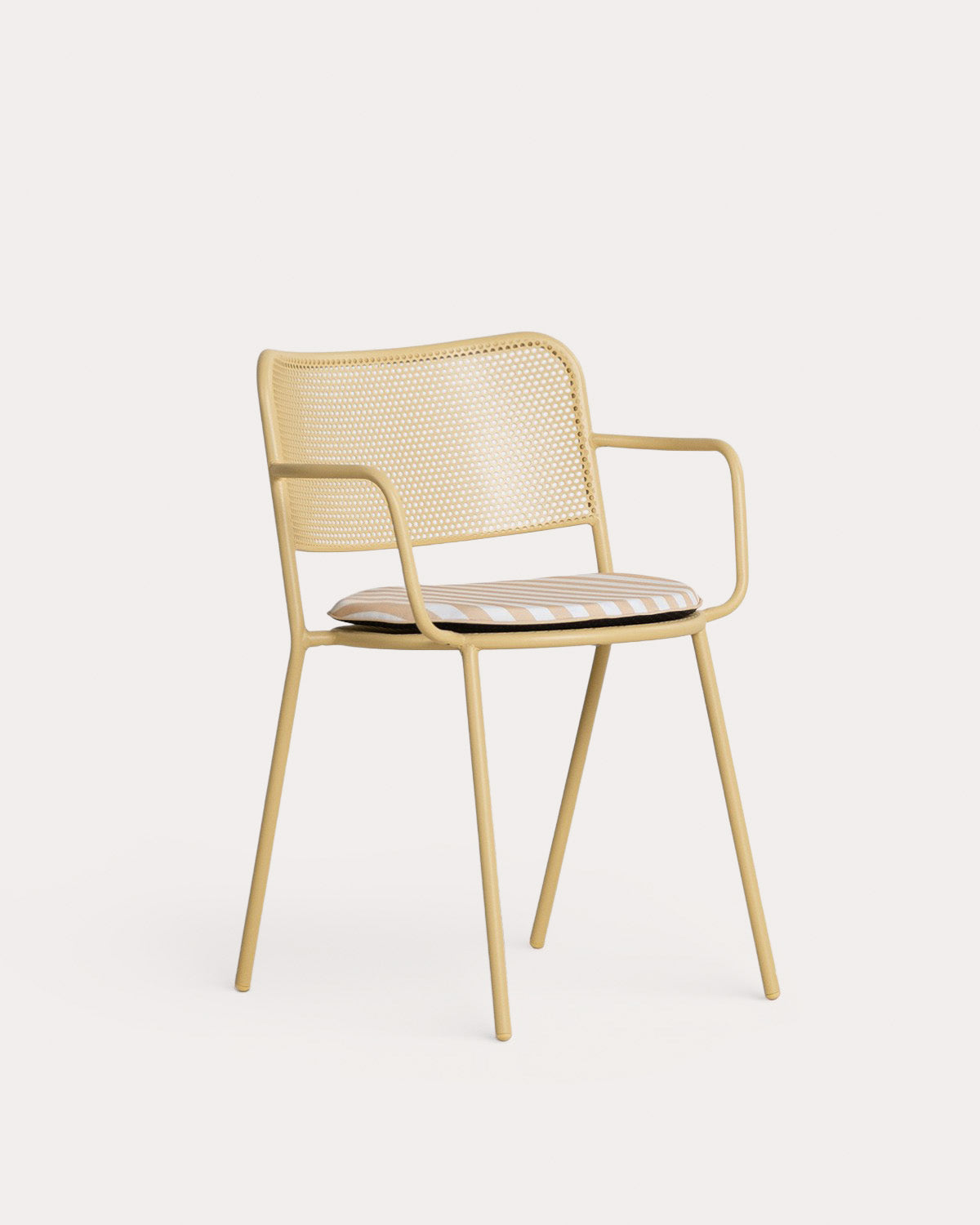 Dorothea outdoor chair with metal armrests