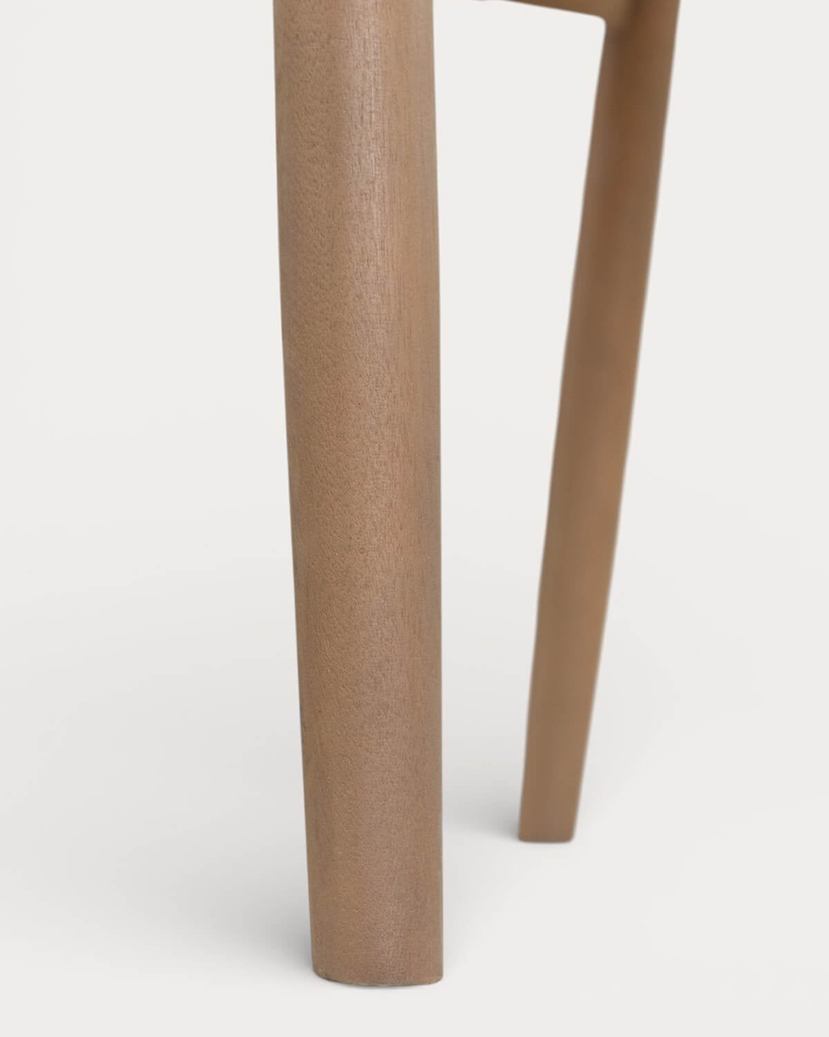 Outdoor chair in eucalyptus wood and Clhoti fabric