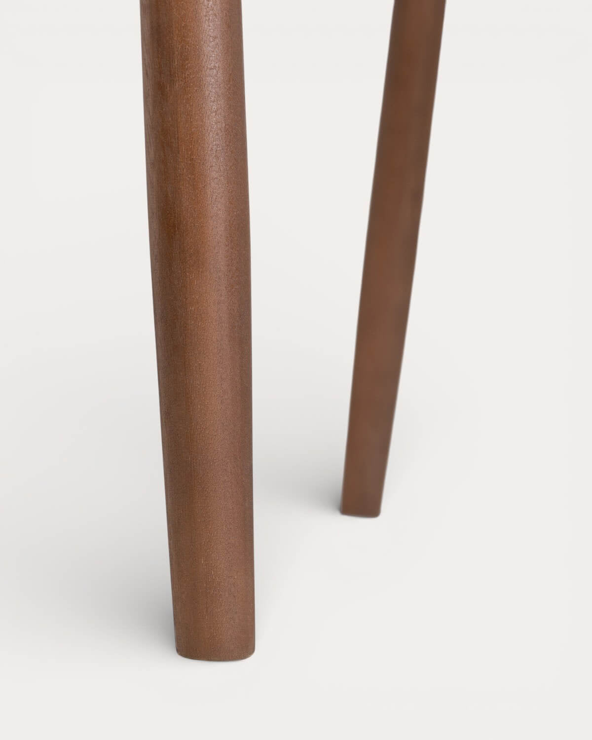 Outdoor chair in eucalyptus wood and Clhoti fabric