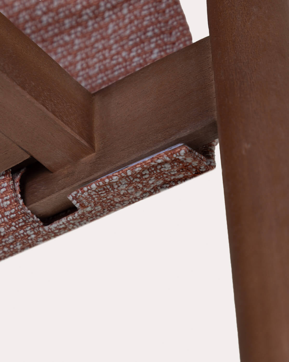 Outdoor chair in eucalyptus wood and Clhoti fabric