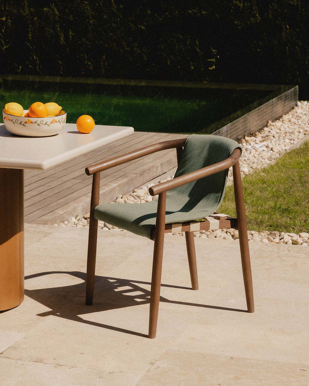 Outdoor chair in eucalyptus wood and Clhoti fabric