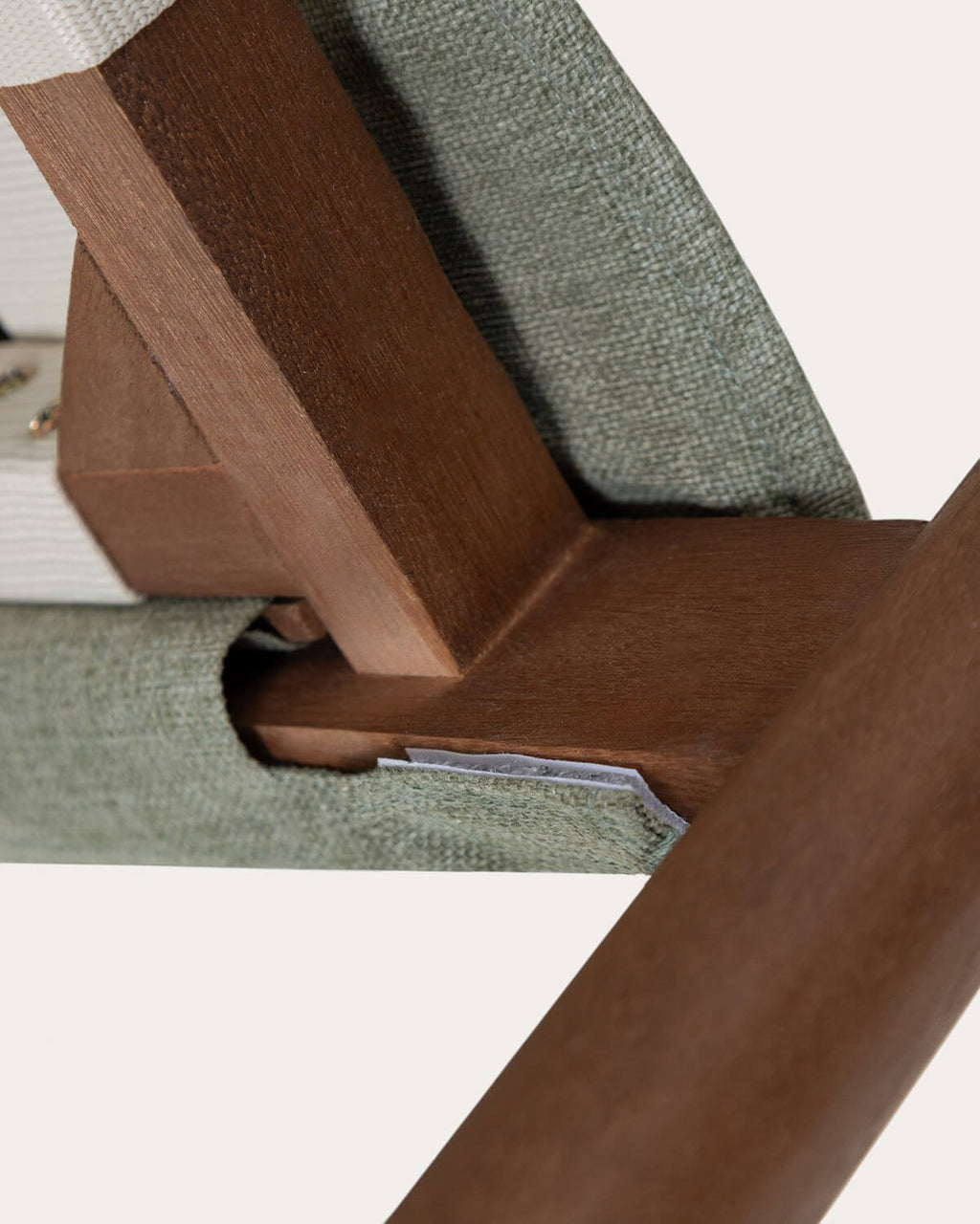 Outdoor chair in eucalyptus wood and Clhoti fabric