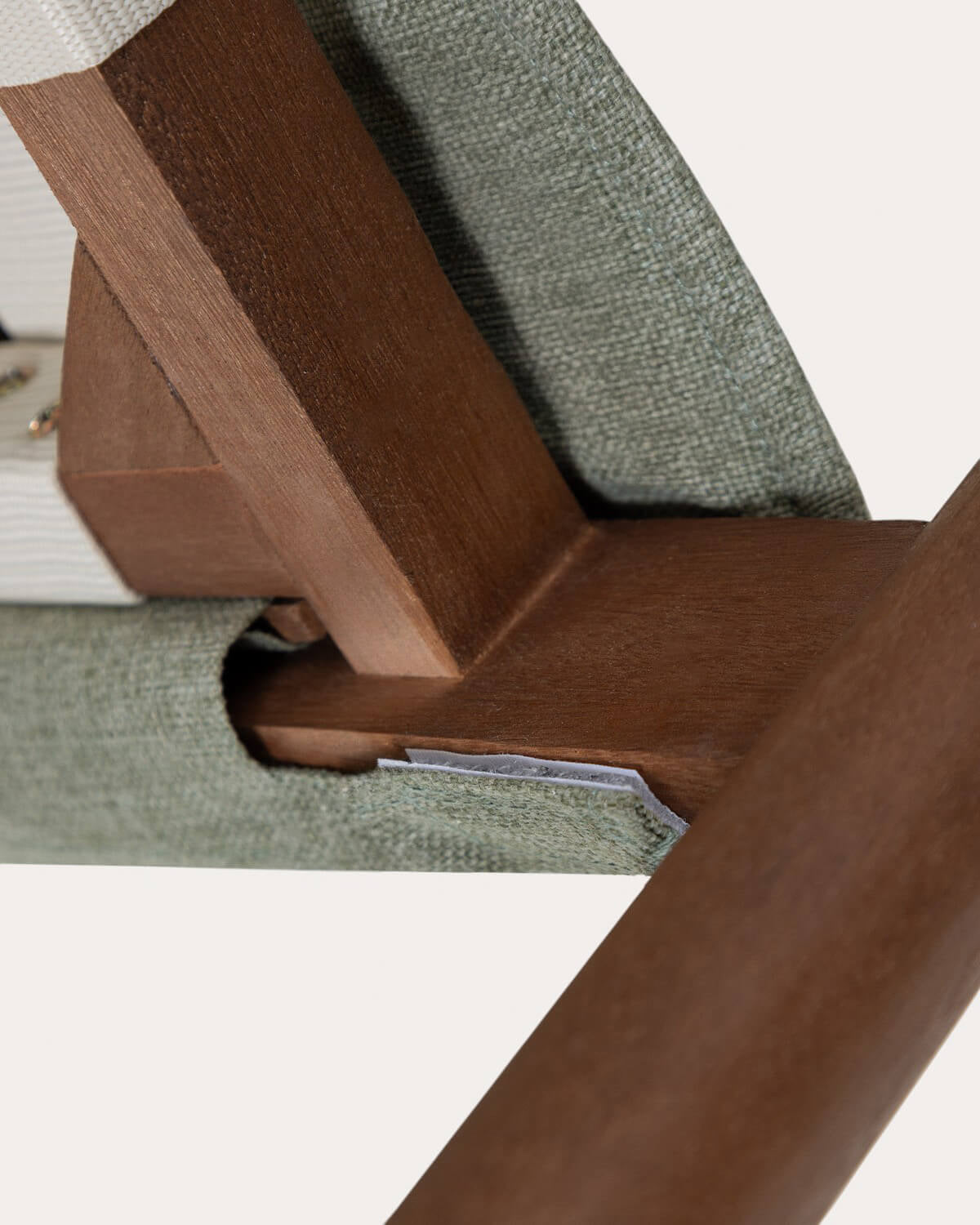 Outdoor chair in eucalyptus wood and Clhoti fabric