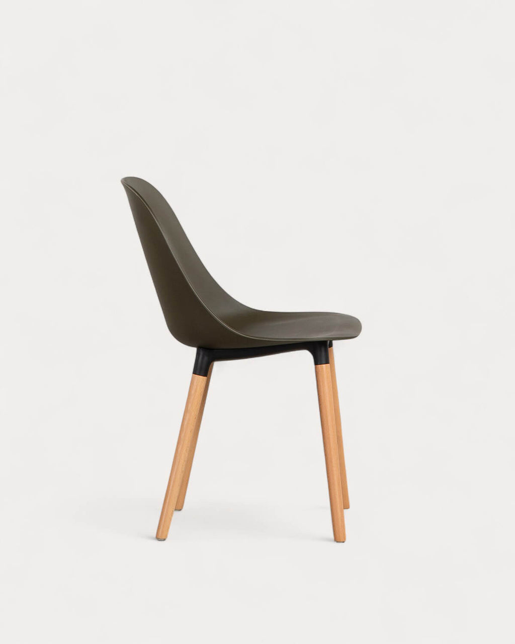 Reine outdoor chair in polypropylene and wood