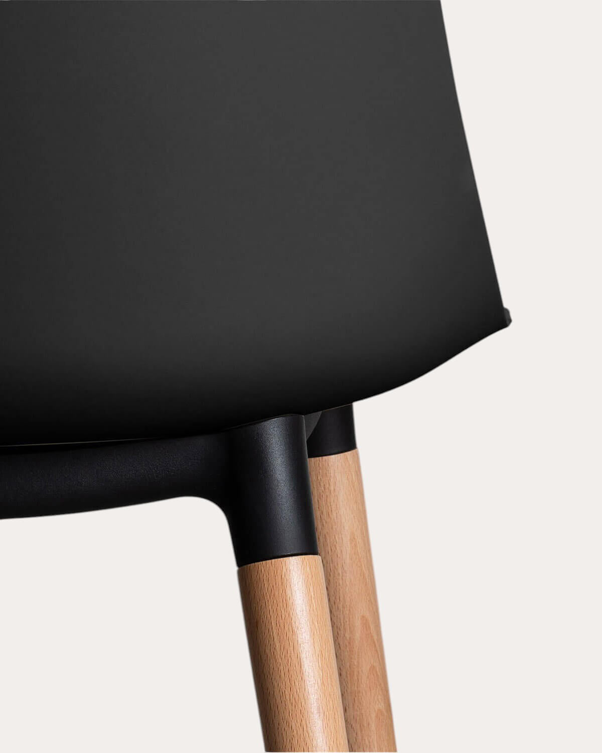 Reine outdoor chair in polypropylene and wood