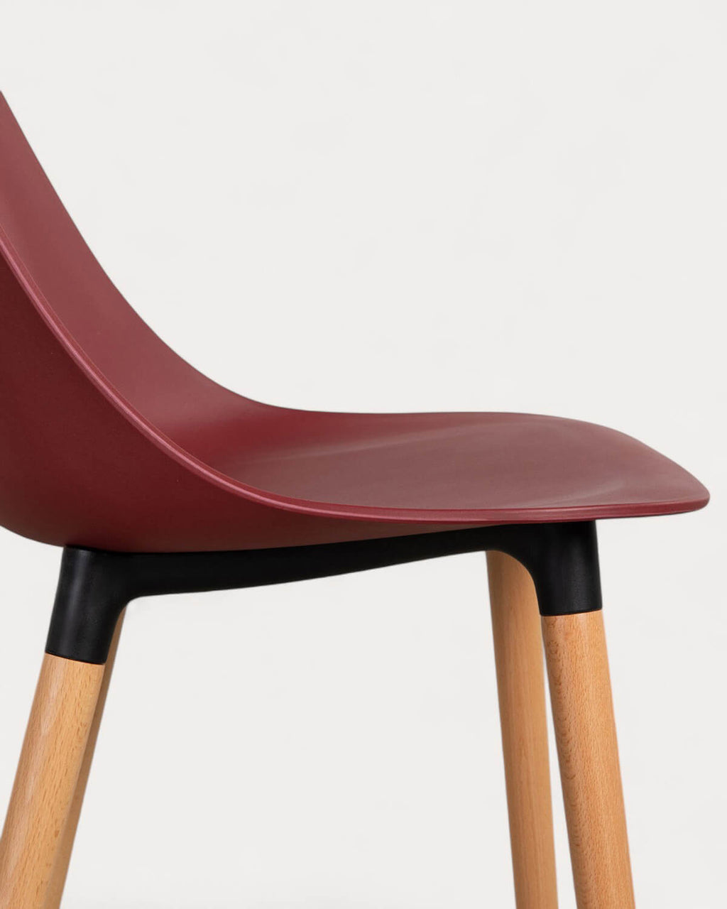 Reine outdoor chair in polypropylene and wood