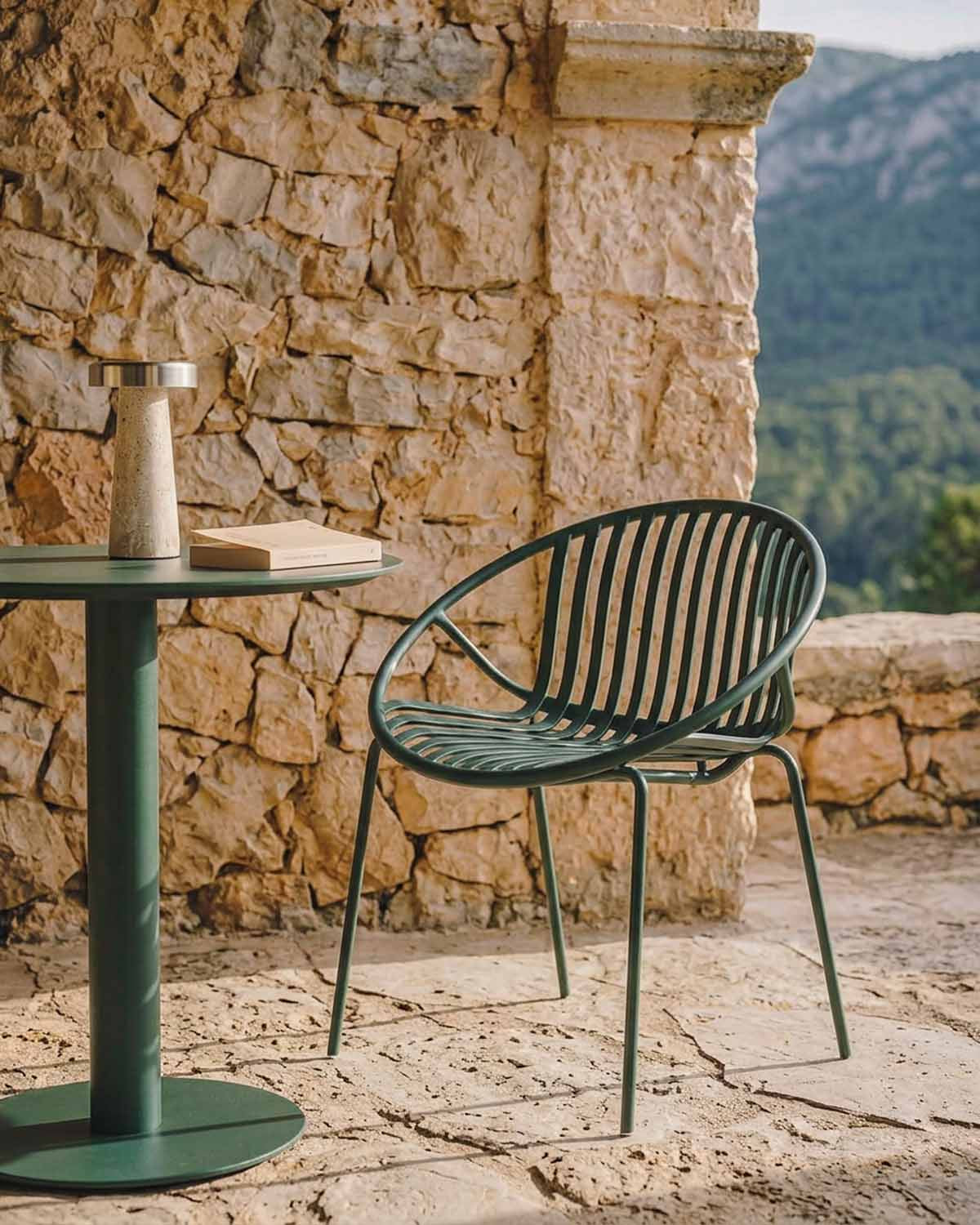 Anier polypropylene and metal outdoor chair