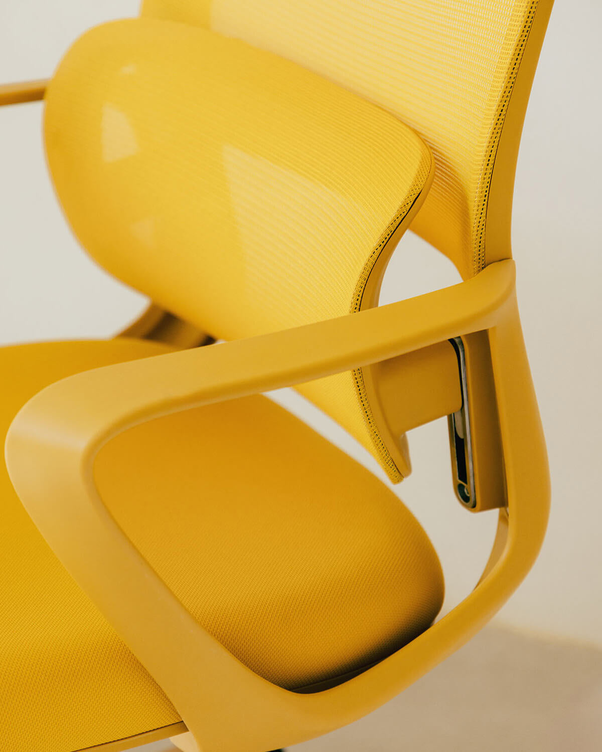 Adjustable office chair with armrests Hedara