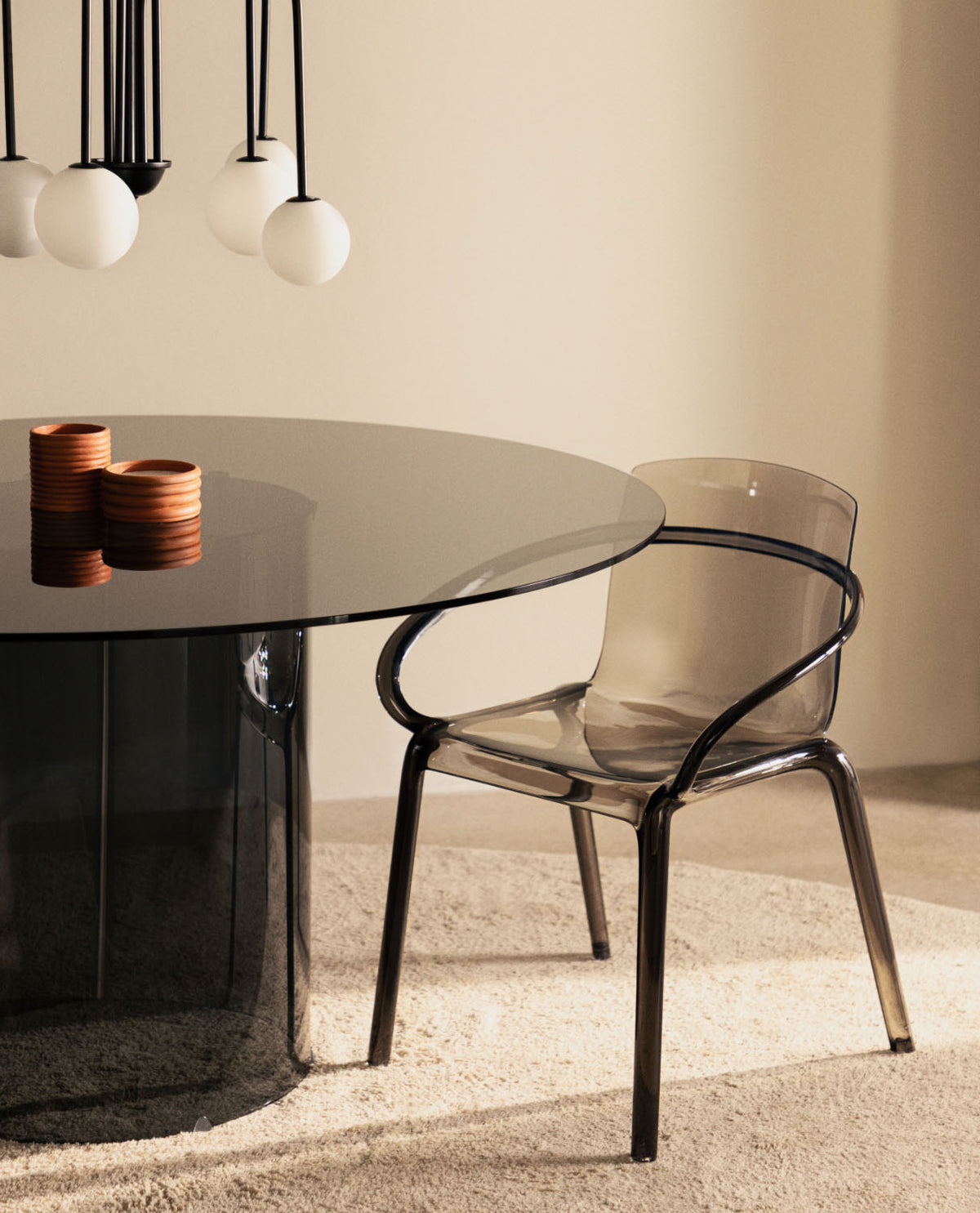 Zuera polycarbonate dining chair with armrests
