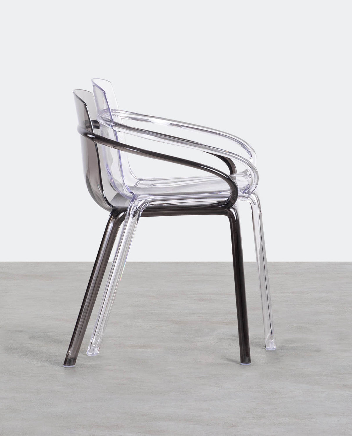 Zuera polycarbonate dining chair with armrests
