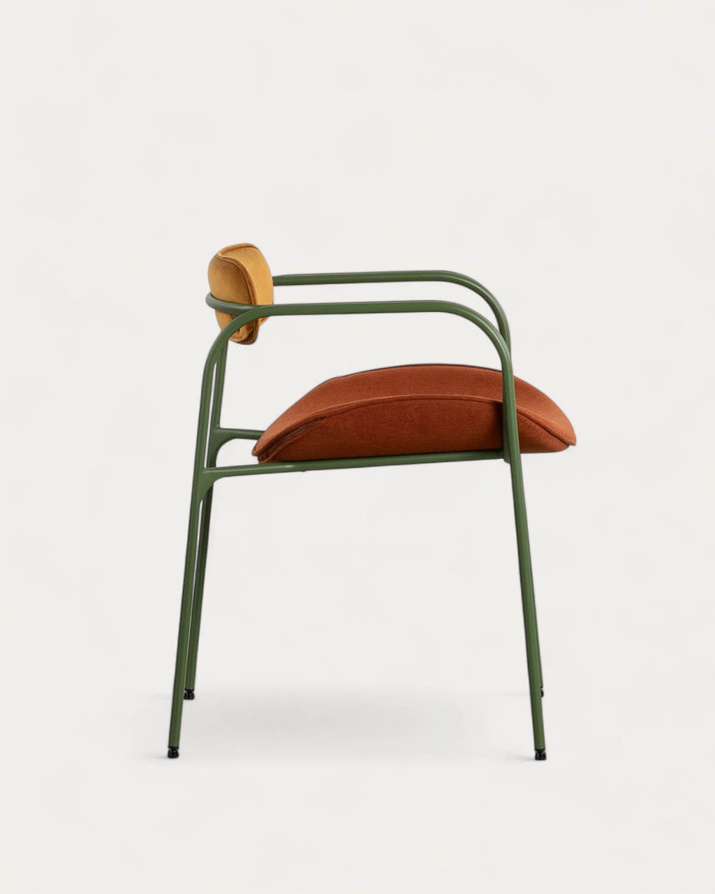 Dining chair with armrests in velvet and Ilan fabric