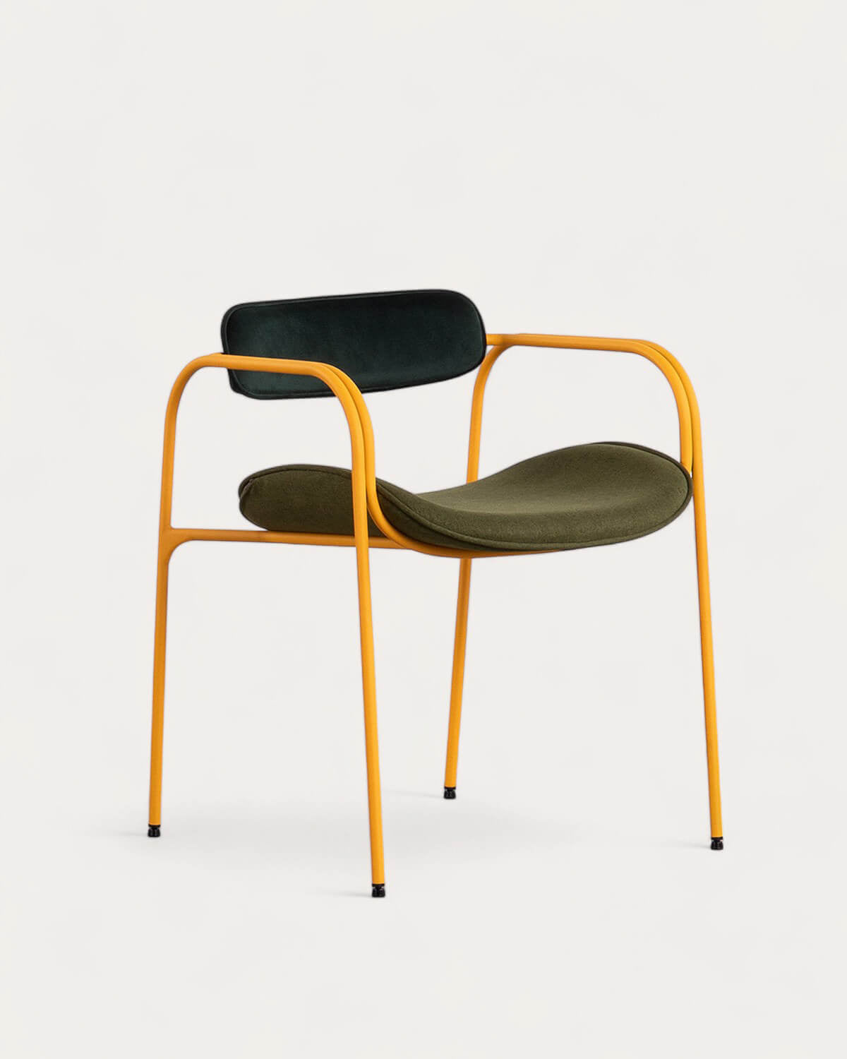 Dining chair with armrests in velvet and Ilan fabric