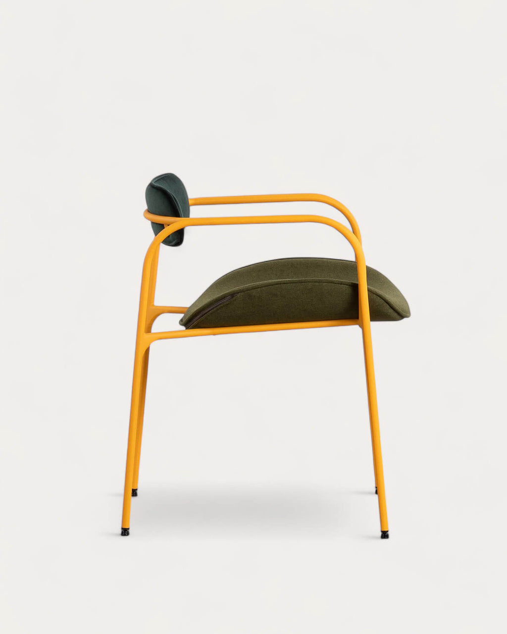 Dining chair with armrests in velvet and Ilan fabric