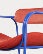 Dining chair with armrests in velvet and Ilan fabric