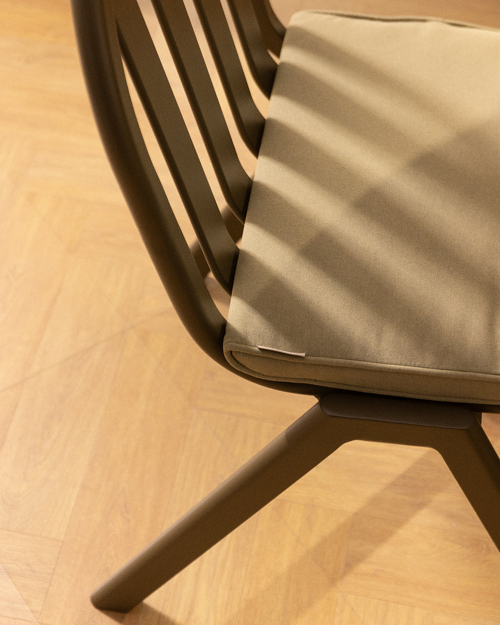 Aluminum and fabric dining chair Llibet