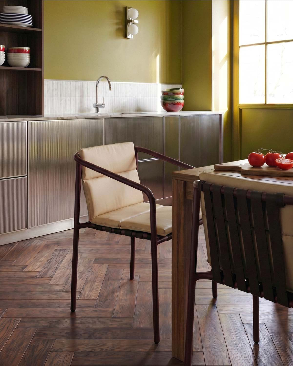 Dining chair with armrests in aluminum and Vinke fabric
