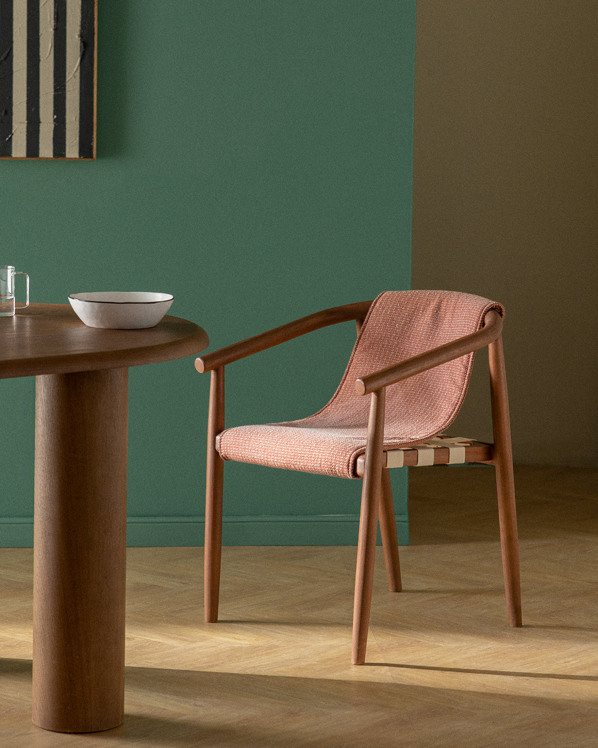 Dining room chair in eucalyptus wood and Clhoti fabric