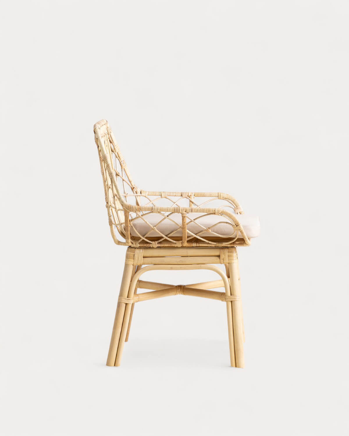 Natural rattan dining chair with Melys cushion