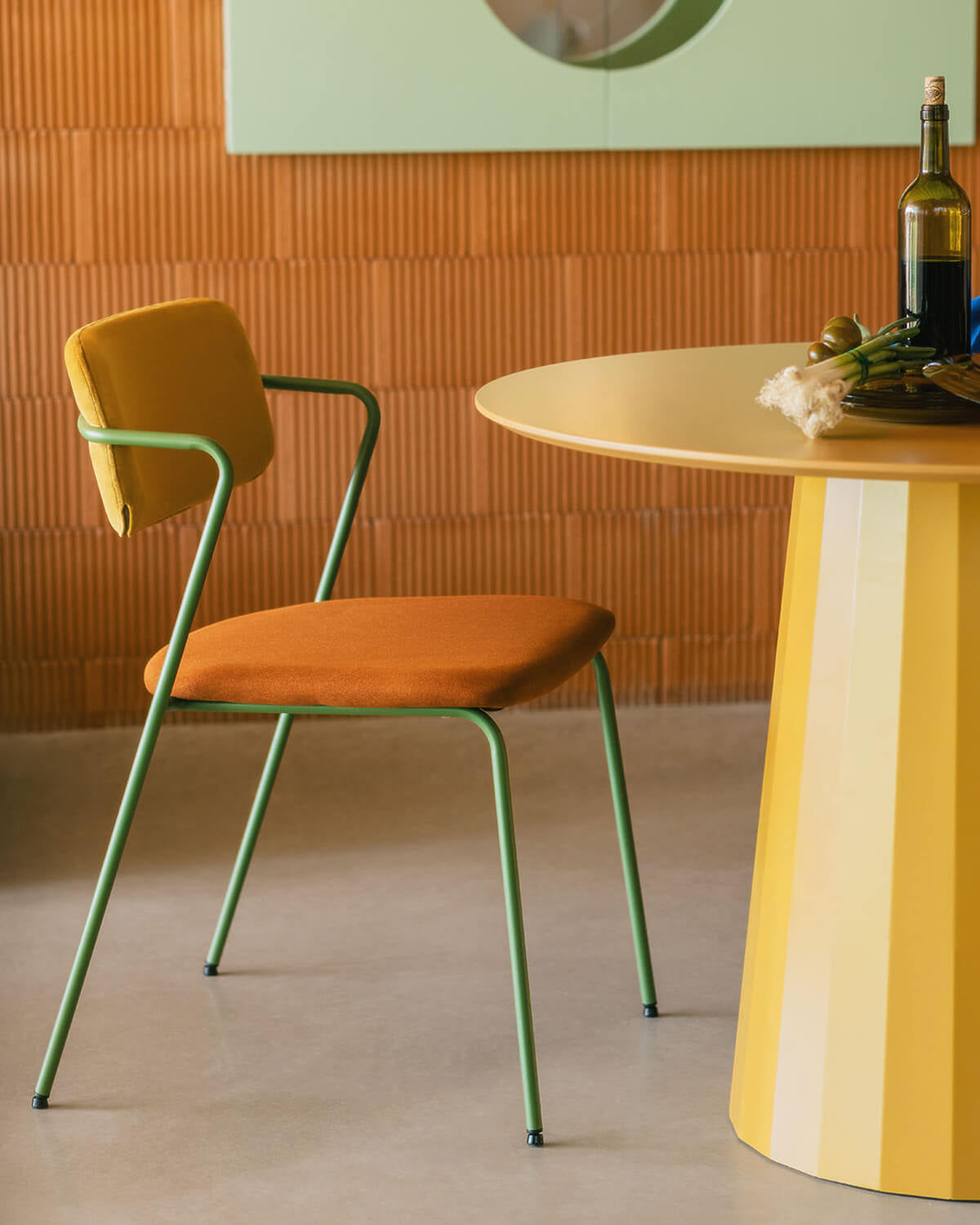 Dining room chair in velvet and Irun fabric