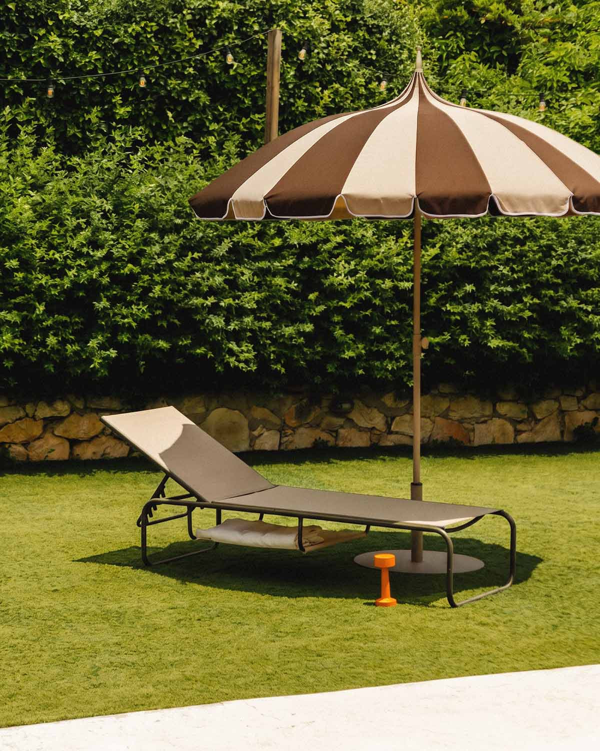 Ohiane metal and fabric reclining sun lounger