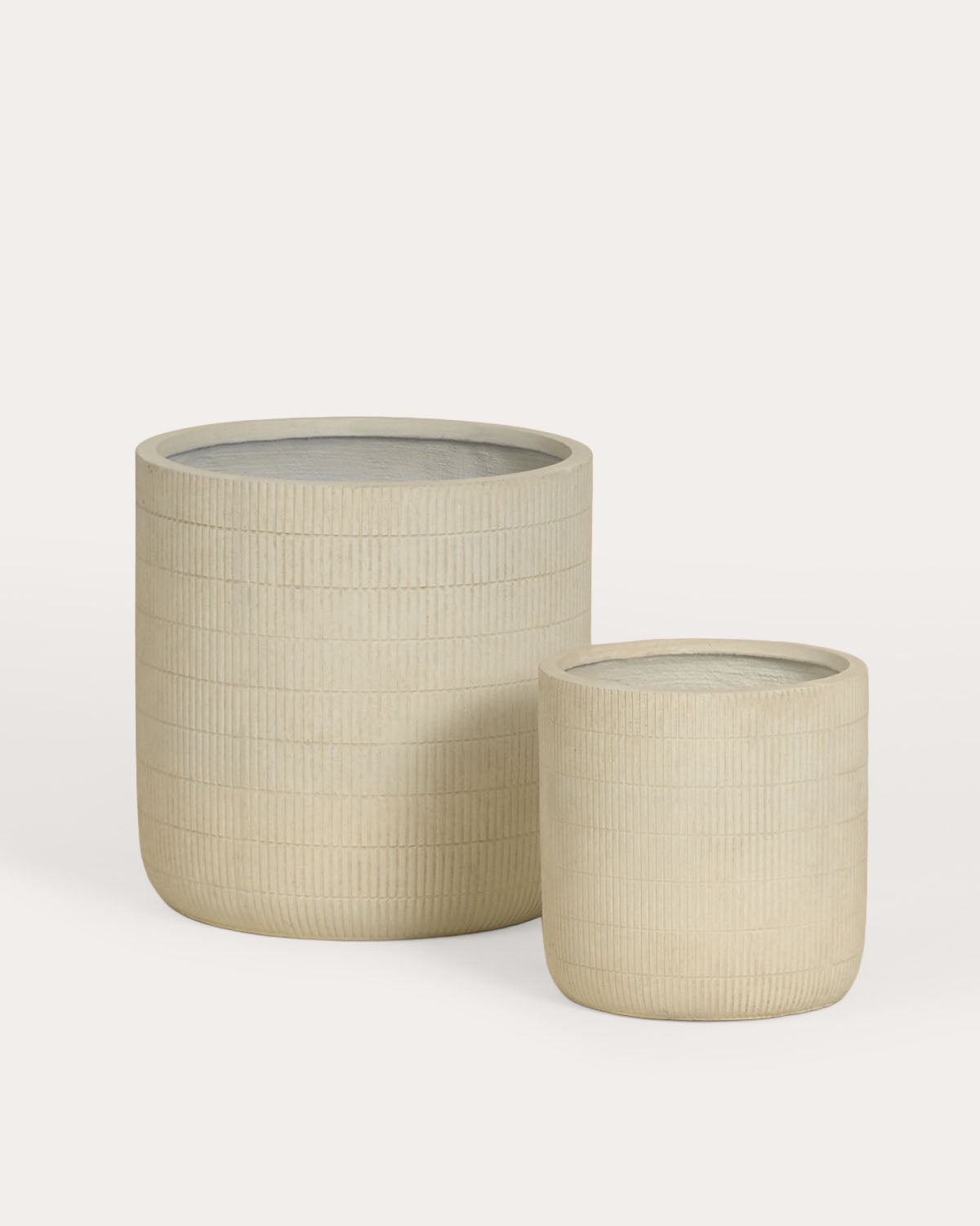 Set of 2 Potos low cement planters