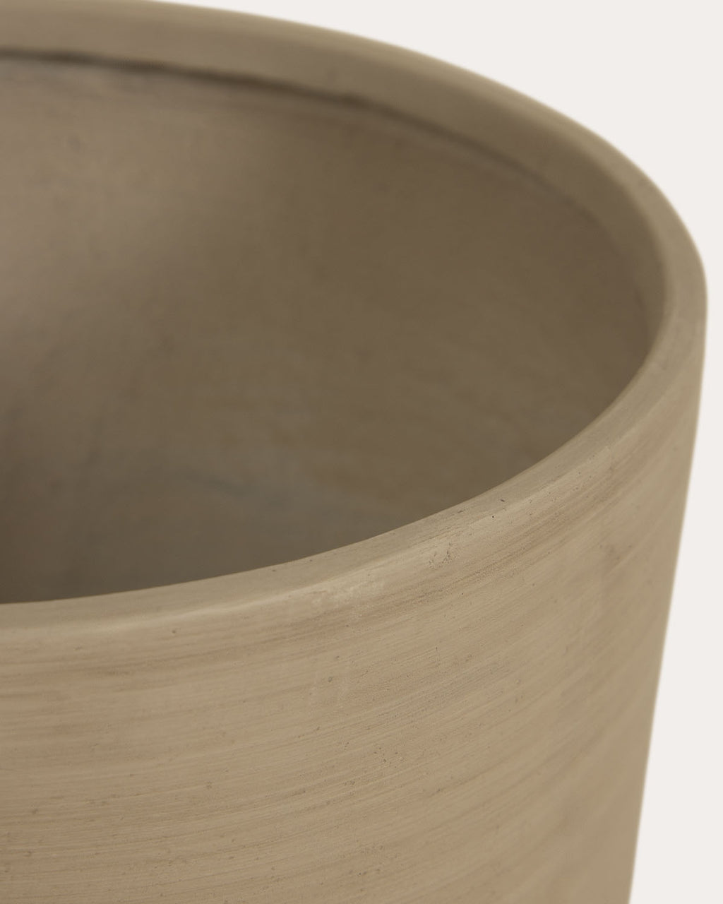 Set of 2 Petunia cement planters