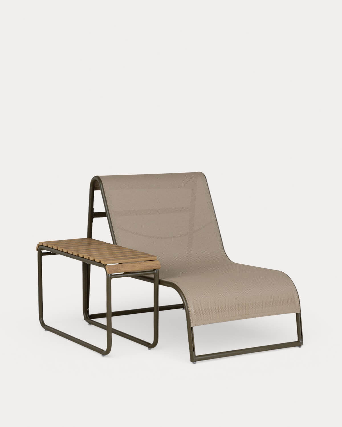 Set consisting of a garden armchair and a Dreisi aluminum side table