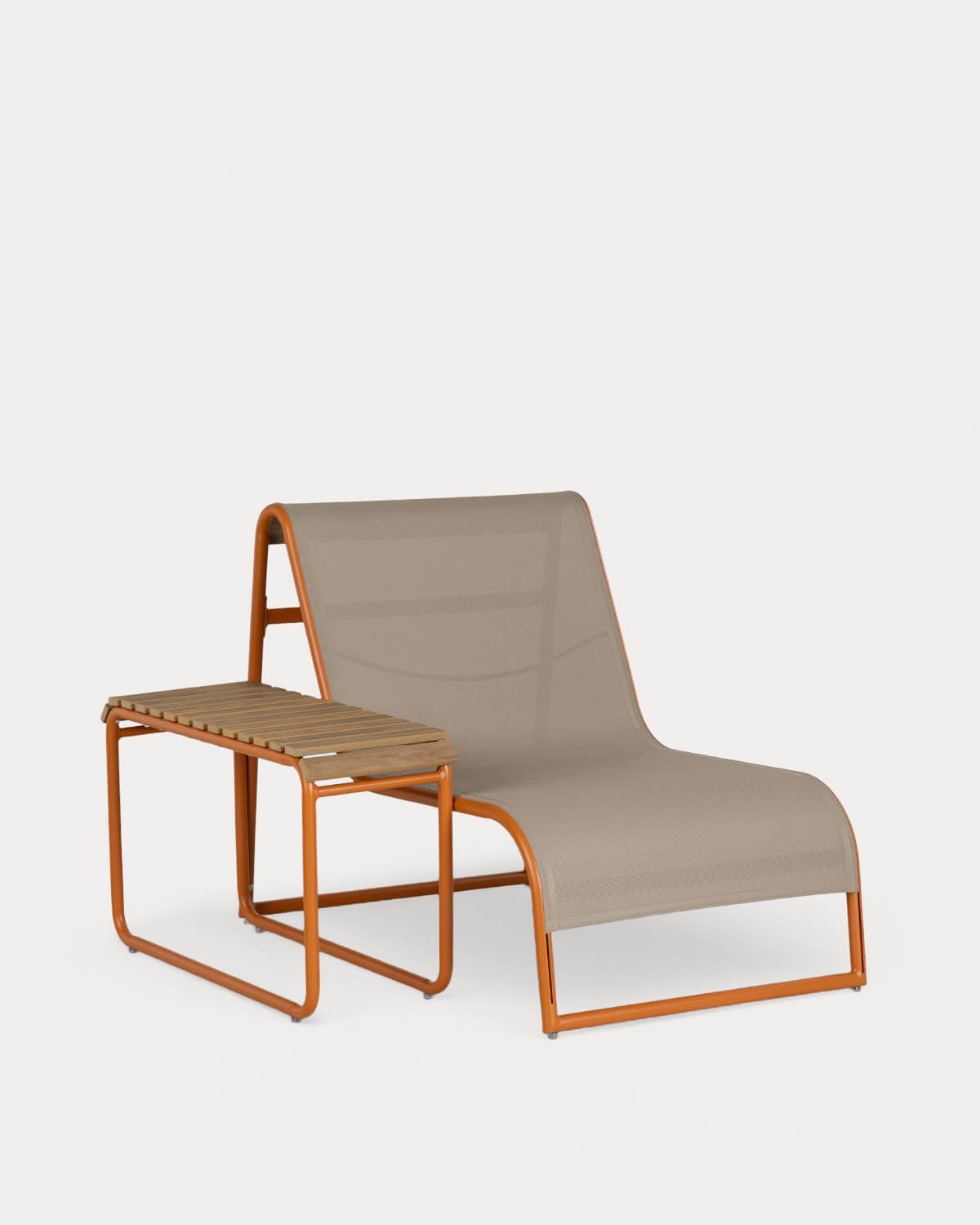 Set consisting of a garden armchair and a Dreisi aluminum side table