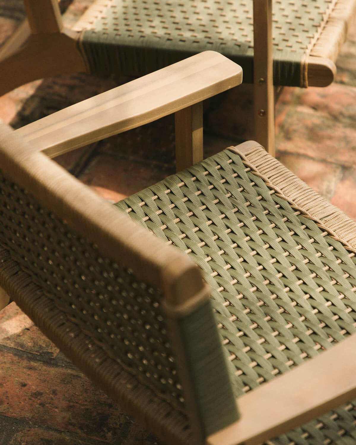 Mirle acacia wood and rope garden armchair