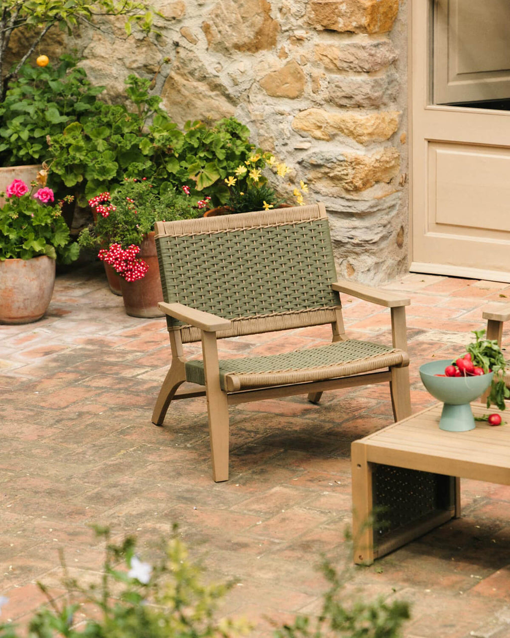 Mirle acacia wood and rope garden armchair