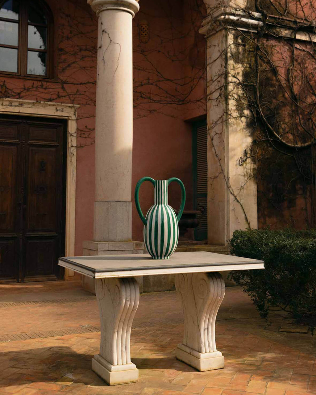 Large XL dolomite vase Peral Lines