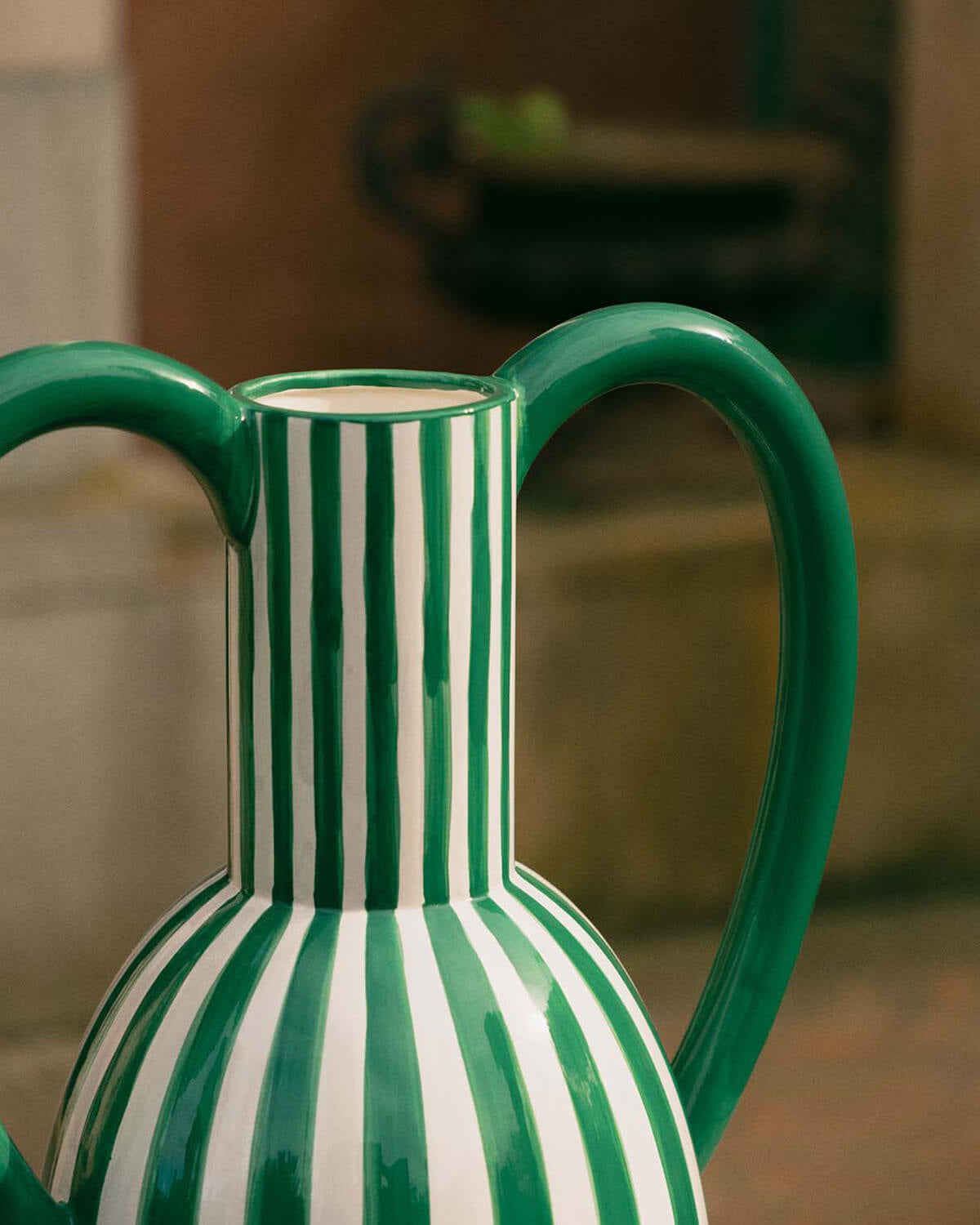 Large XL dolomite vase Peral Lines