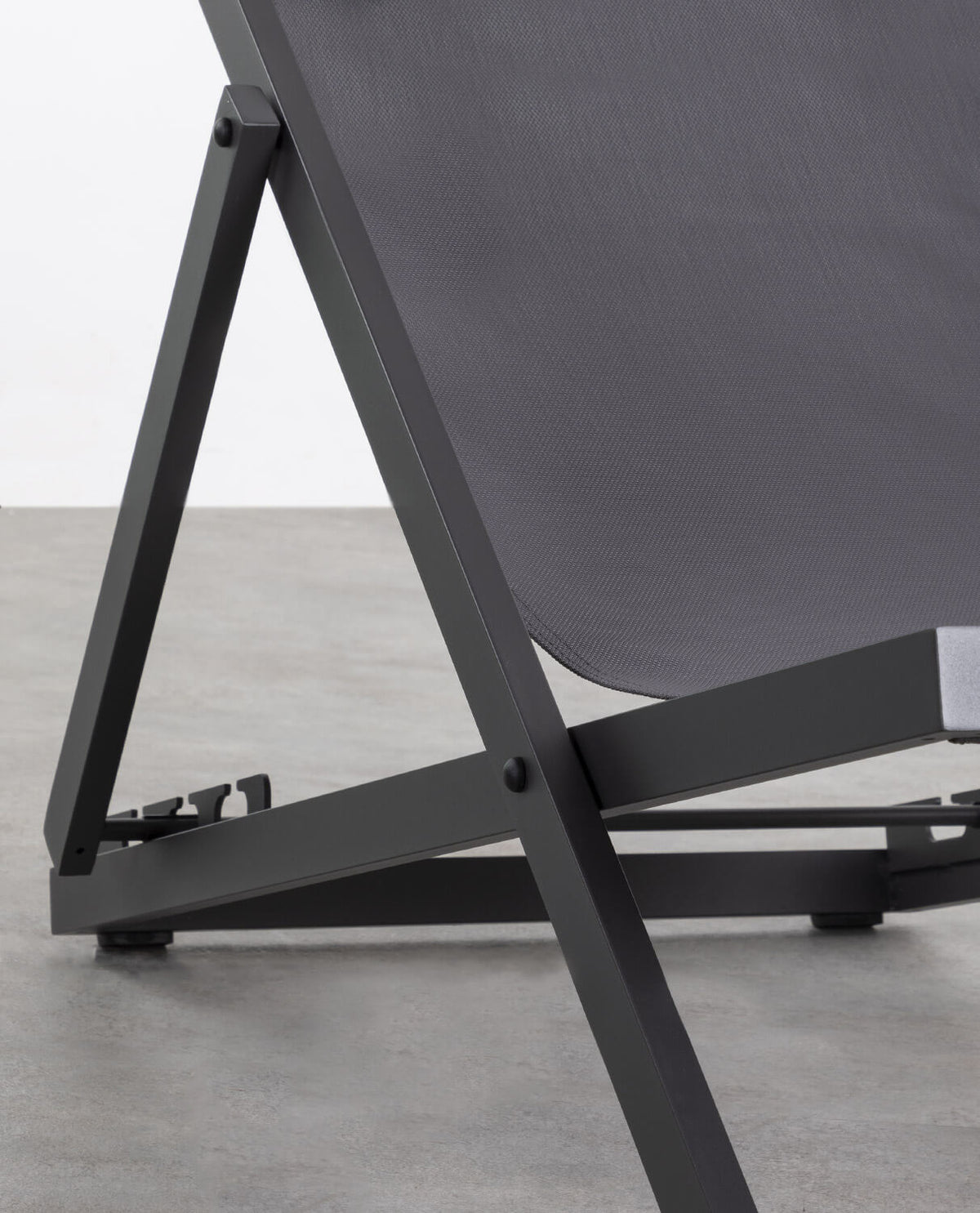Rilas reclining aluminum lounge chair