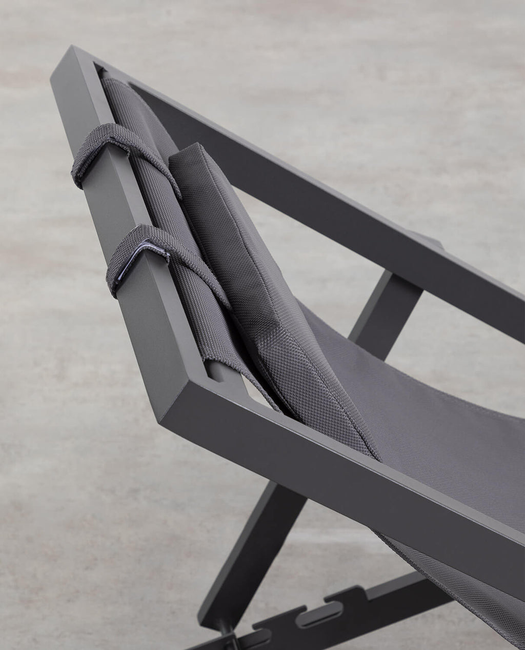Rilas reclining aluminum lounge chair
