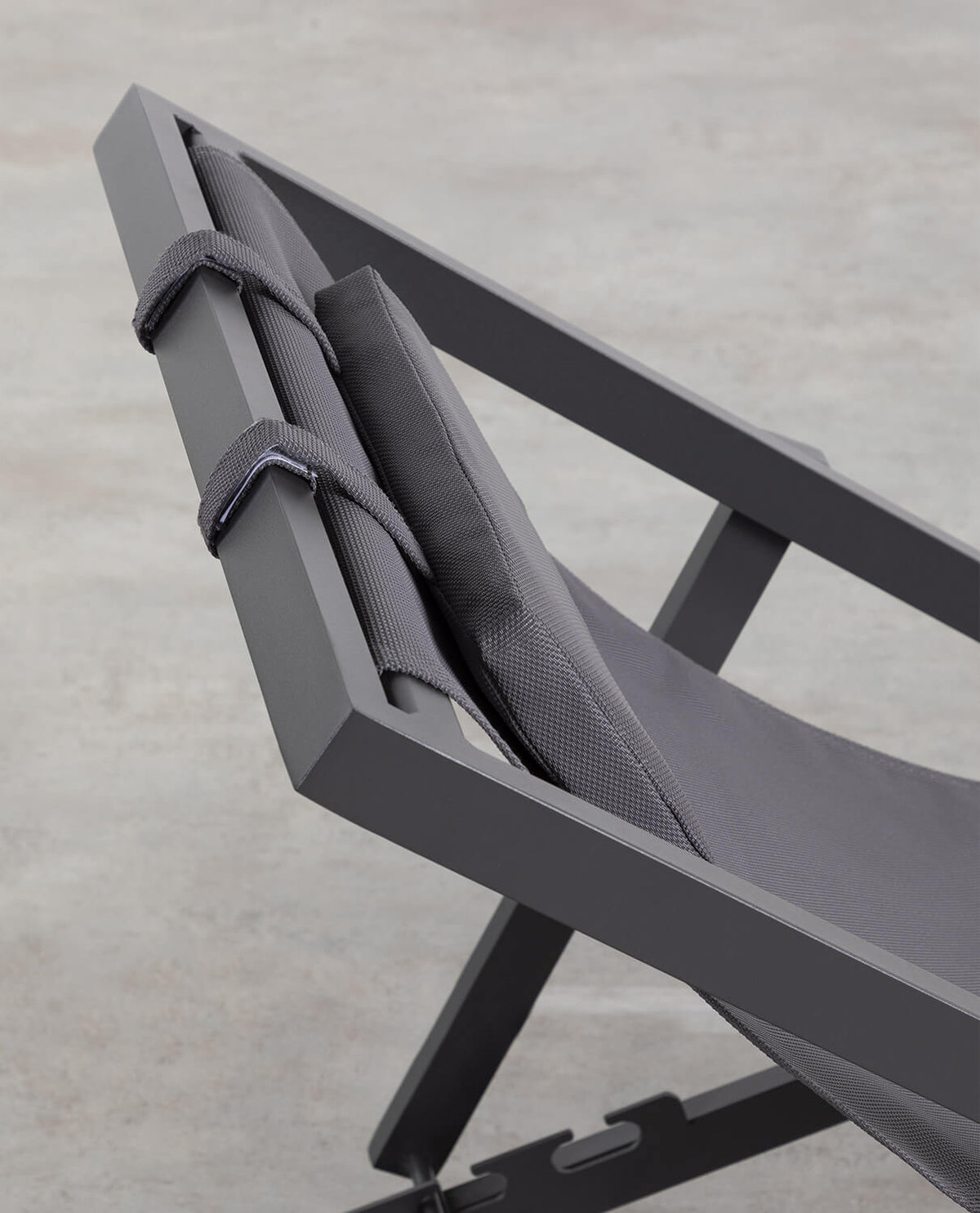 Rilas reclining aluminum lounge chair