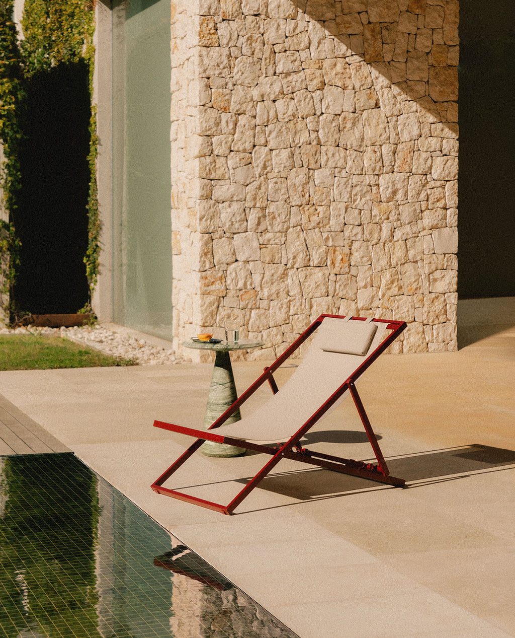 Rilas reclining aluminum lounge chair