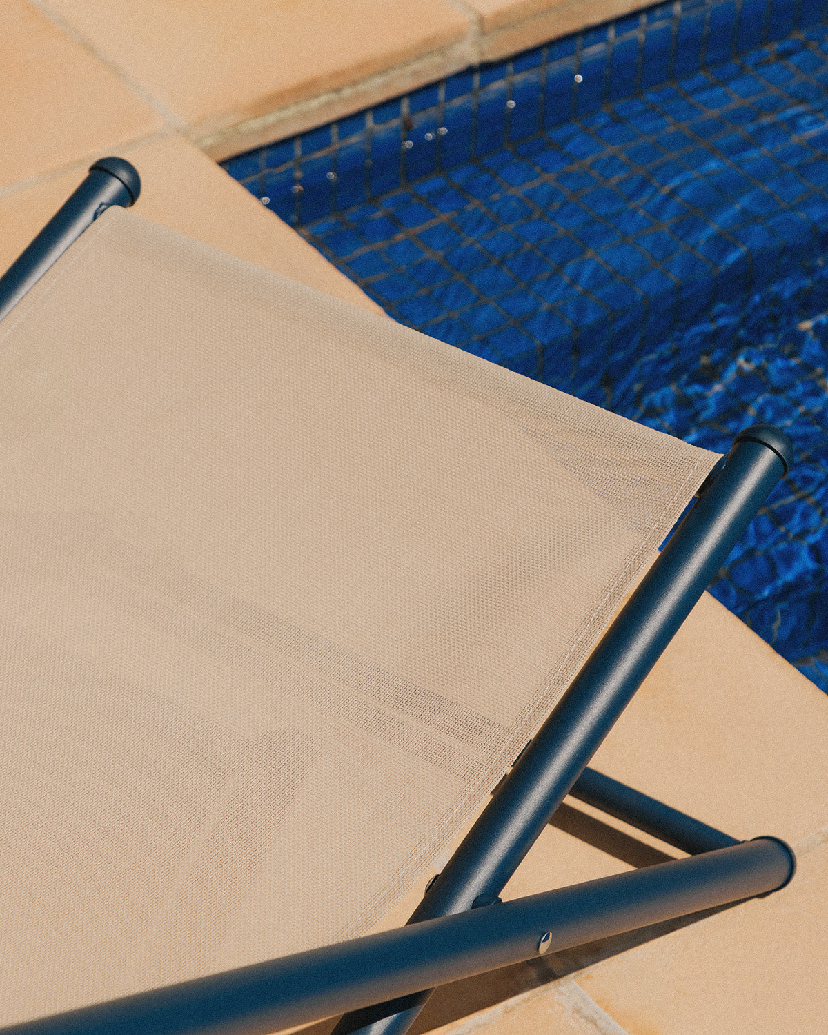 Ohiane metal and fabric reclining sun lounger