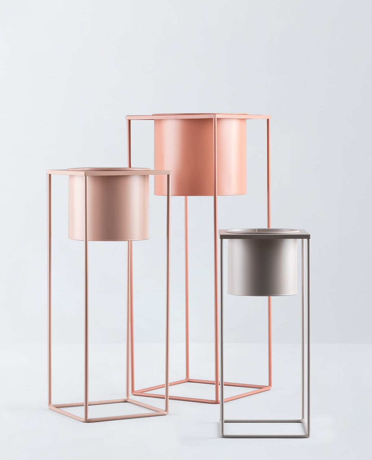 Set of 3 Cosme round metal planters