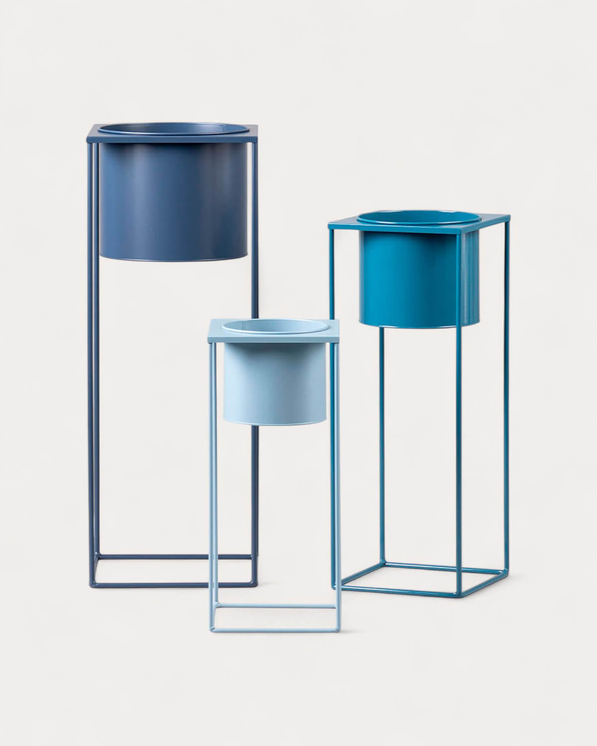 Set of 3 Cosme round metal planters