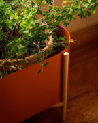 Eliam metal planter