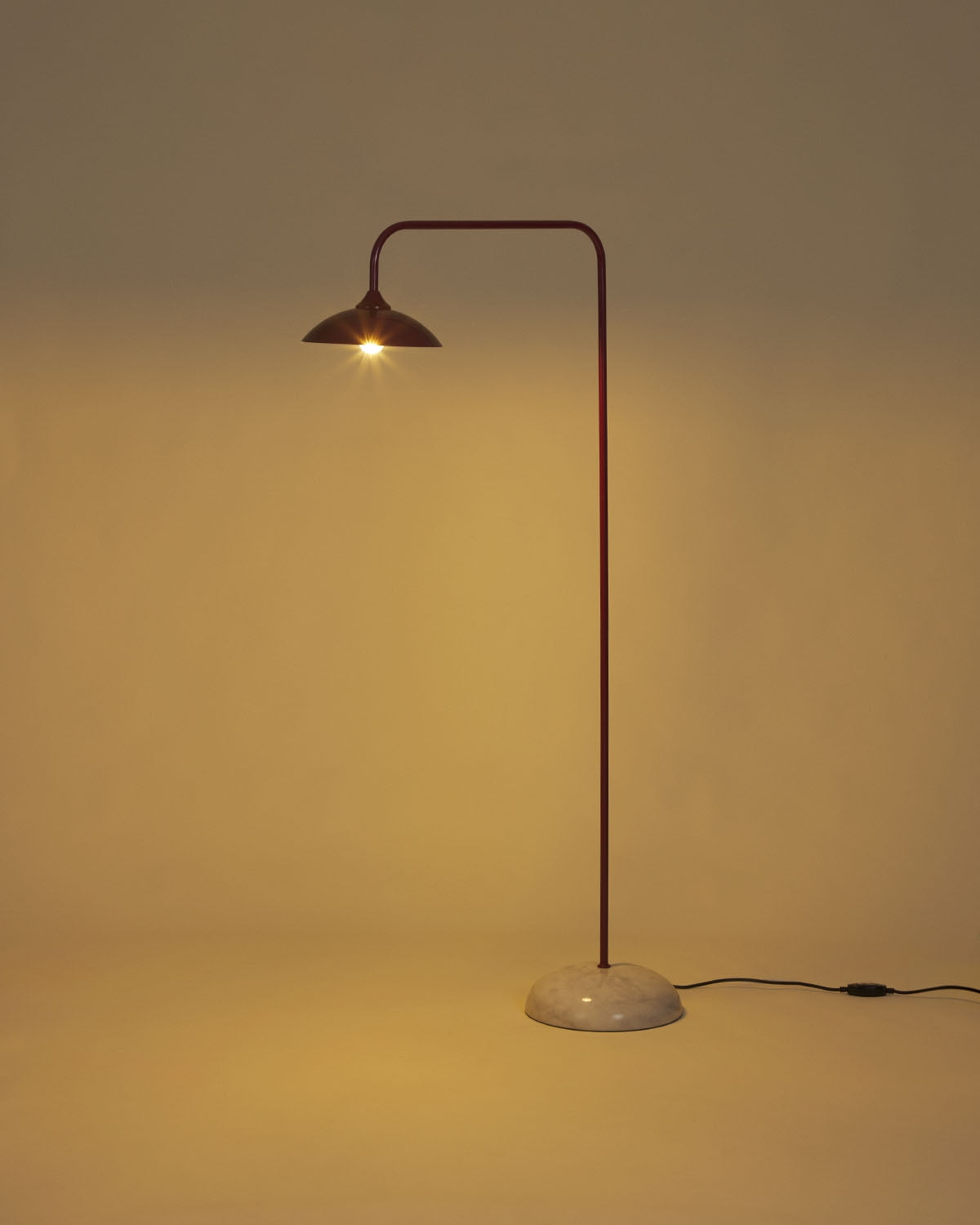Nesy marble and metal floor lamp