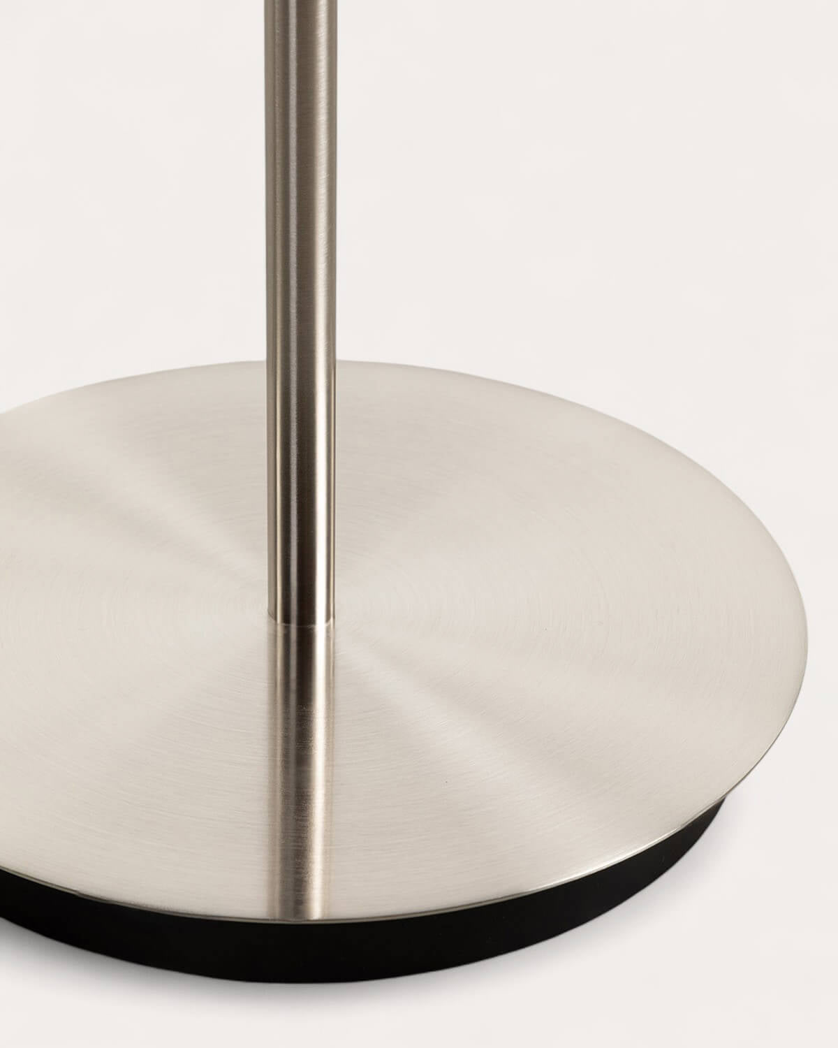 Caira metal floor lamp