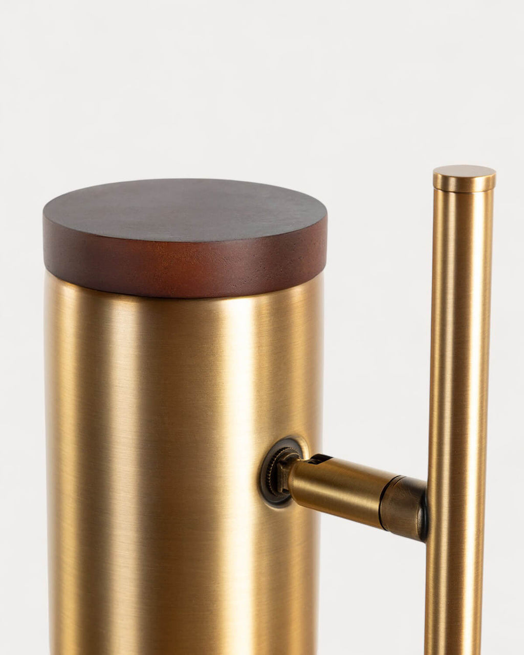 Caira metal floor lamp