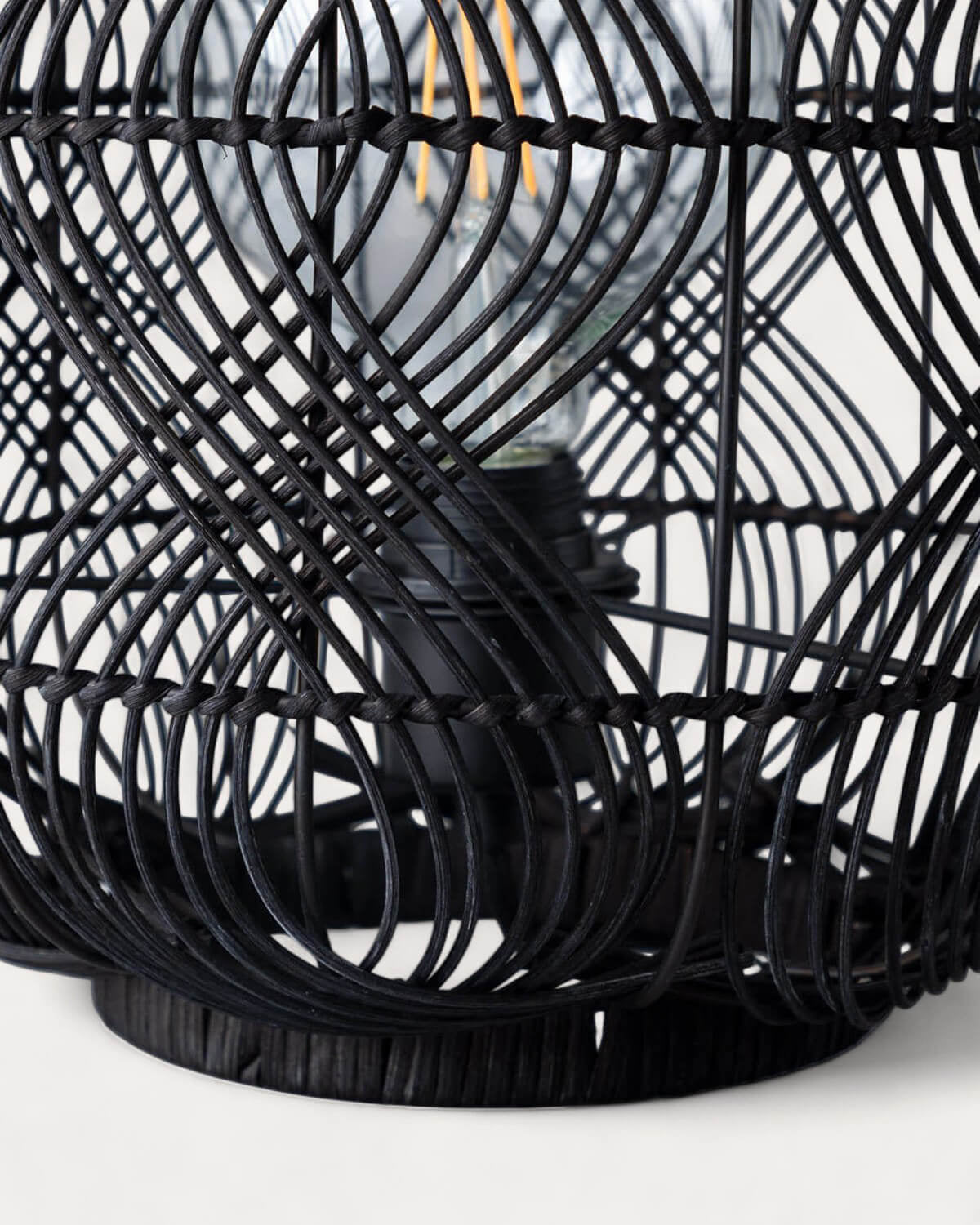 Hopp rattan table lamp