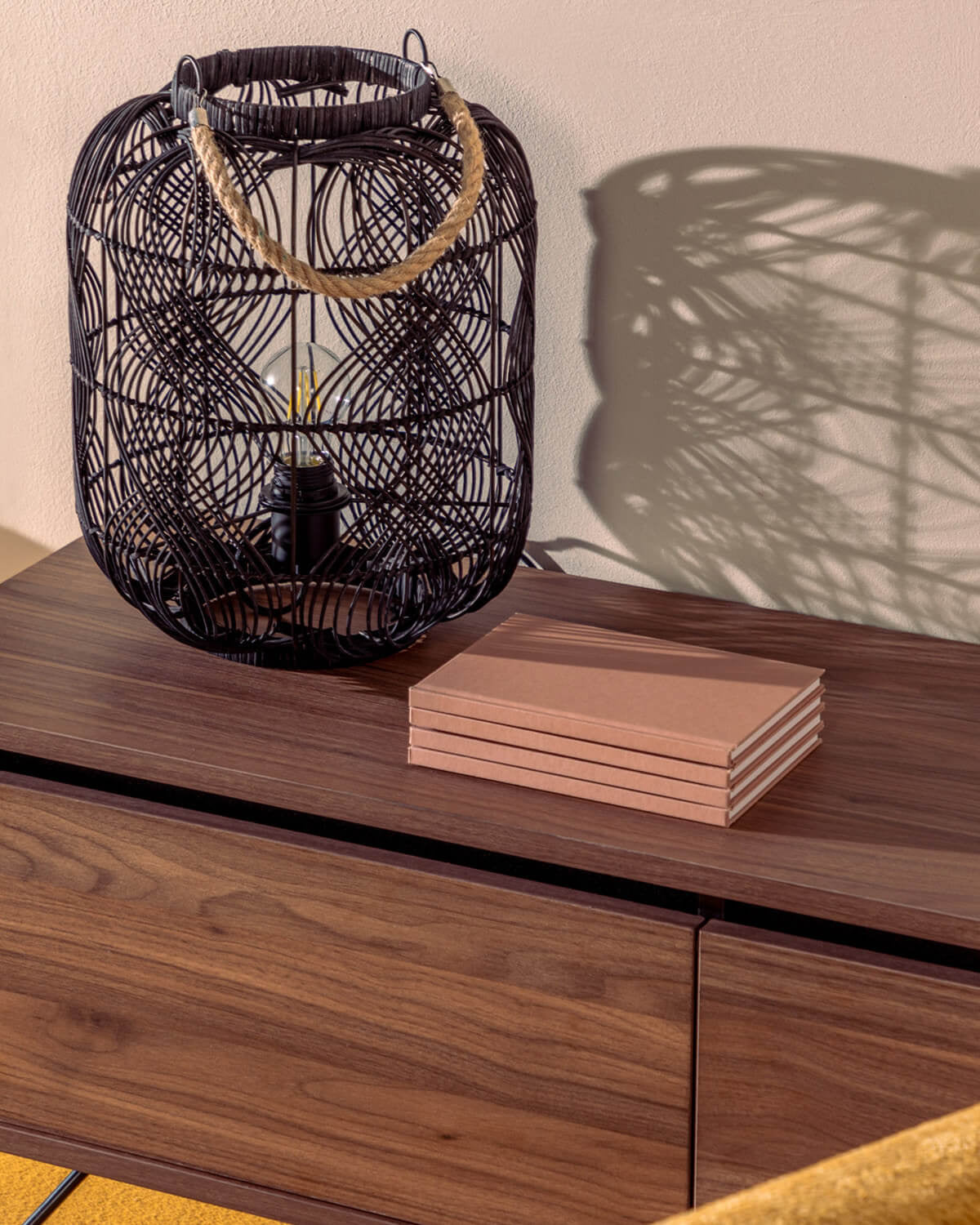 Hopp rattan table lamp